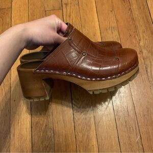 swedish hasbeens clogs